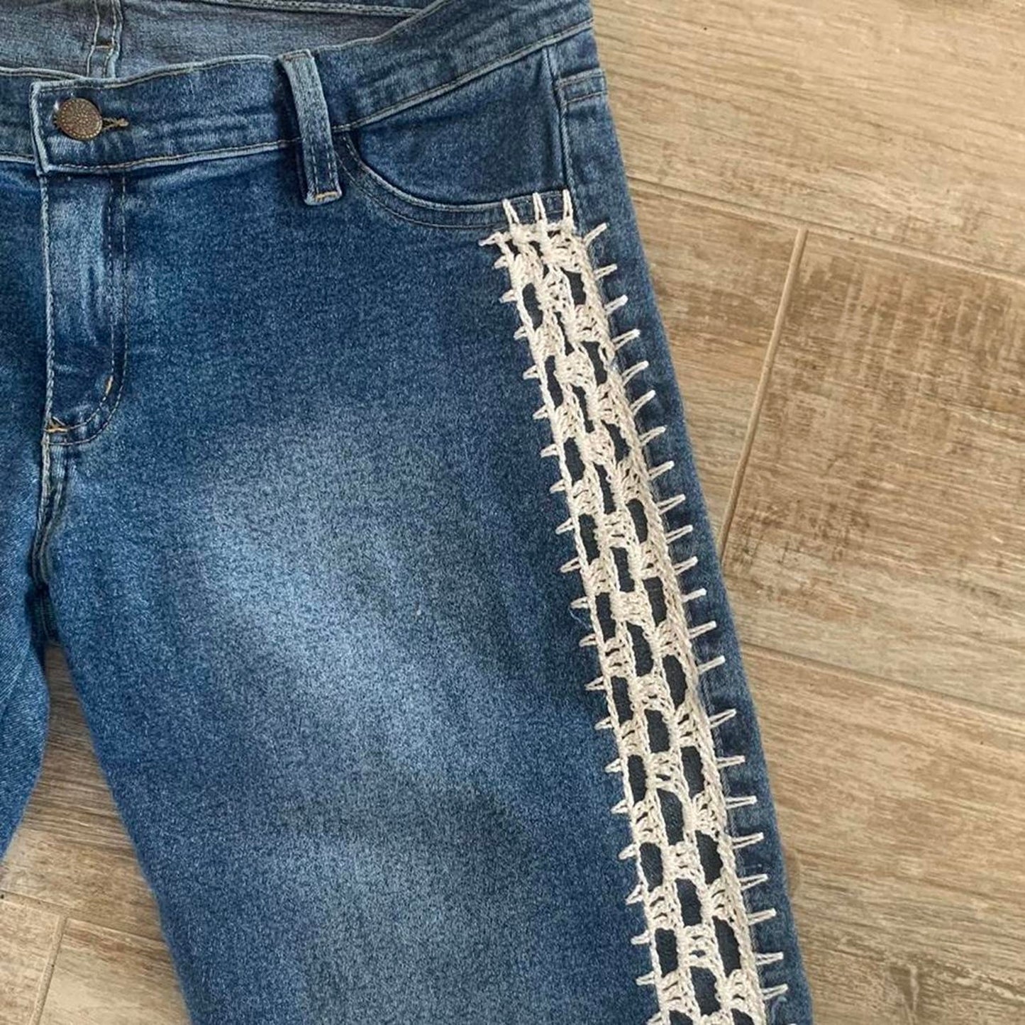 Cutout style jeans about